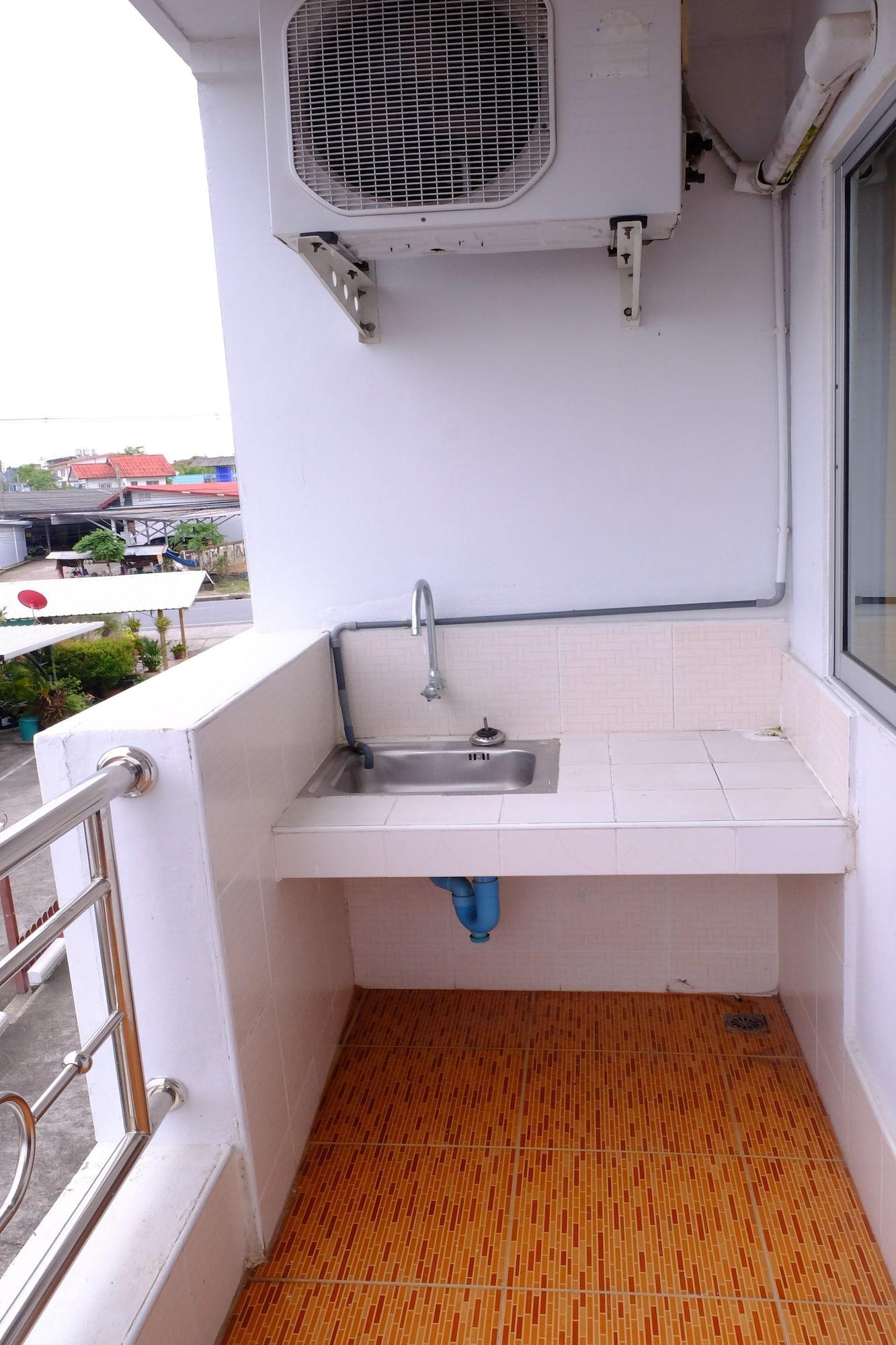 Banchang Apartment And Hotel Rayong Buitenkant foto