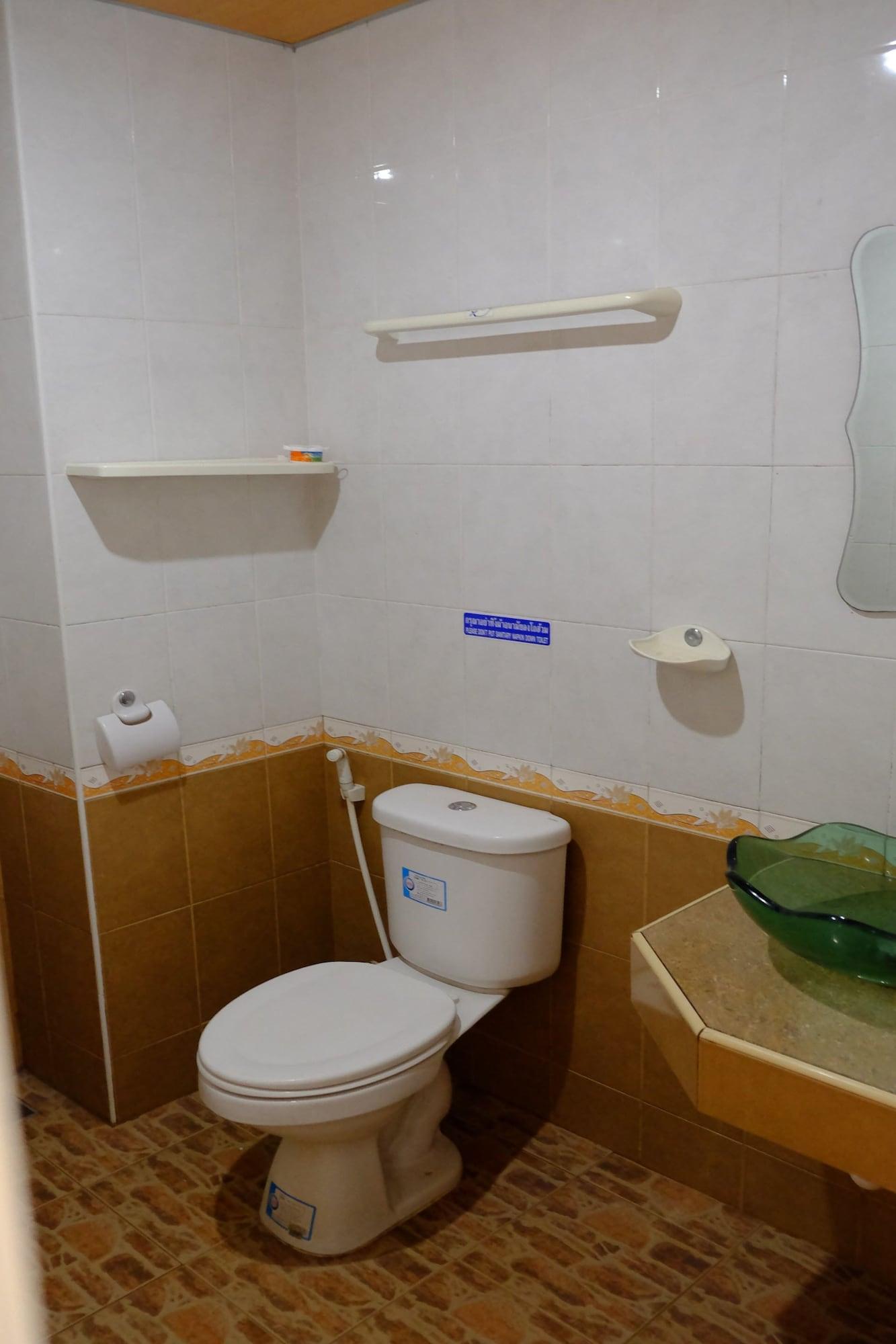 Banchang Apartment And Hotel Rayong Buitenkant foto