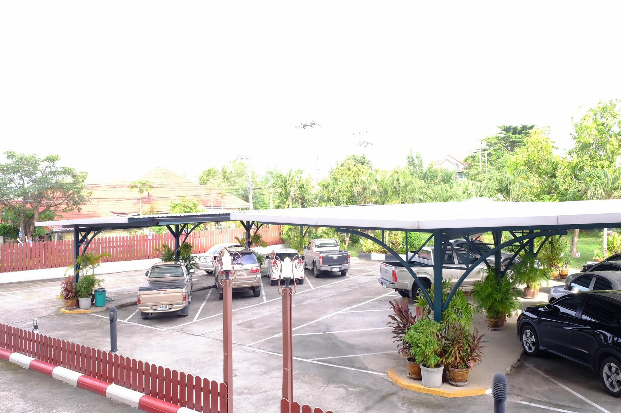 Banchang Apartment And Hotel Rayong Buitenkant foto